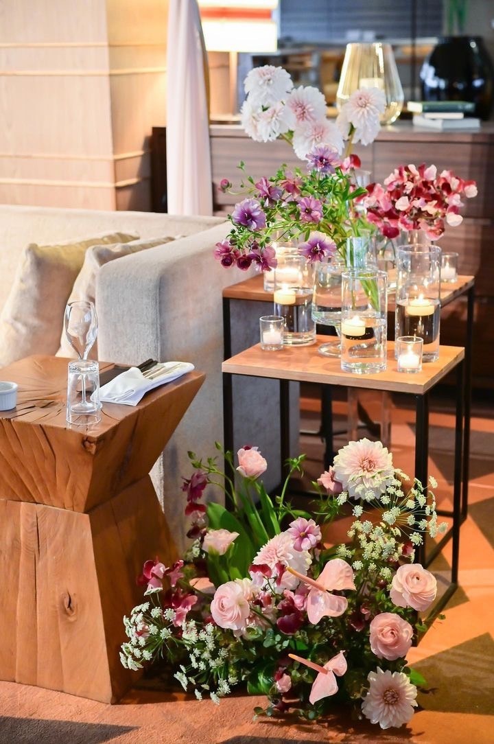 Are there certain flowers that cannot be specified depending on the season? Check with actual wedding photos [Bouquet and Floral Decoration Calendar].にて紹介している画像