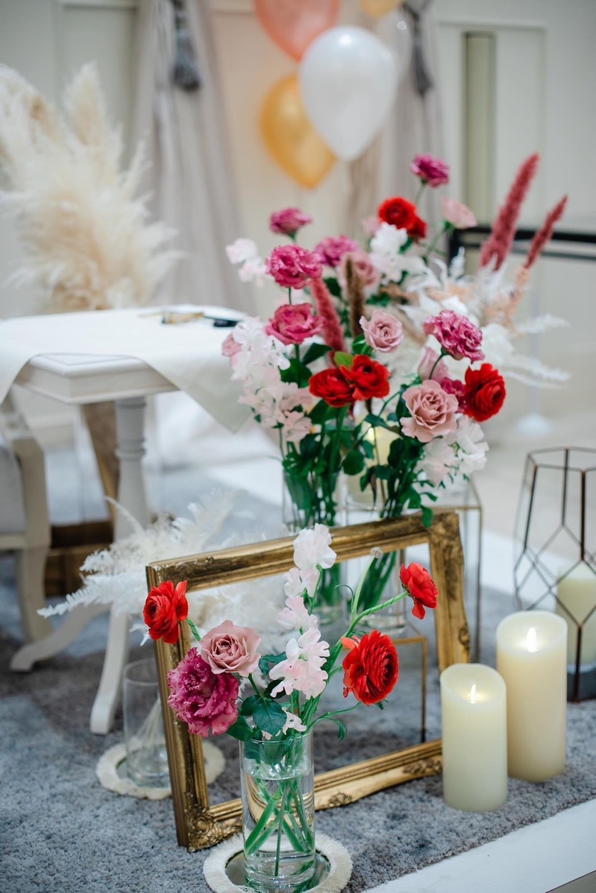 Are there certain flowers that cannot be specified depending on the season? Check with actual wedding photos [Bouquet and Floral Decoration Calendar].にて紹介している画像