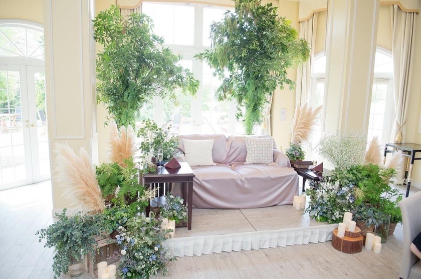 Are there certain flowers that cannot be specified depending on the season? Check with actual wedding photos [Bouquet and Floral Decoration Calendar].にて紹介している画像