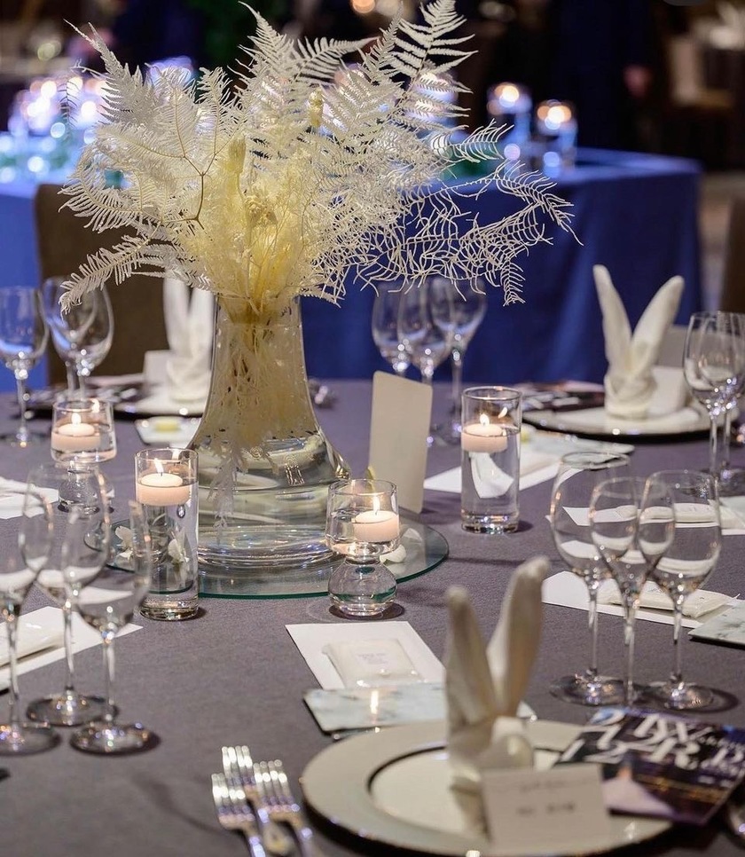 Are there certain flowers that cannot be specified depending on the season? Check with actual wedding photos [Bouquet and Floral Decoration Calendar].にて紹介している画像