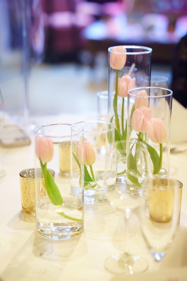 Are there certain flowers that cannot be specified depending on the season? Check with actual wedding photos [Bouquet and Floral Decoration Calendar].にて紹介している画像