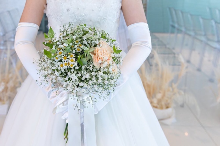Are there certain flowers that cannot be specified depending on the season? Check with actual wedding photos [Bouquet and Floral Decoration Calendar].にて紹介している画像