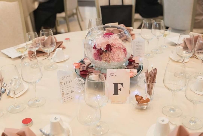 Are there certain flowers that cannot be specified depending on the season? Check with actual wedding photos [Bouquet and Floral Decoration Calendar].にて紹介している画像