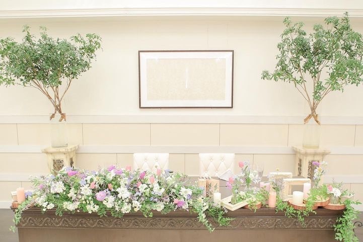 Are there certain flowers that cannot be specified depending on the season? Check with actual wedding photos [Bouquet and Floral Decoration Calendar].にて紹介している画像