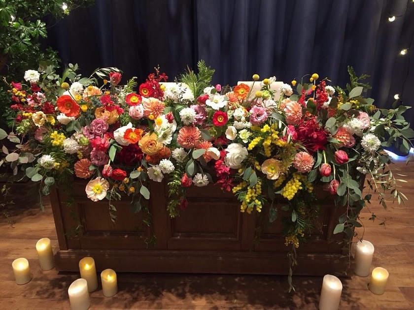 Are there certain flowers that cannot be specified depending on the season? Check with actual wedding photos [Bouquet and Floral Decoration Calendar].にて紹介している画像