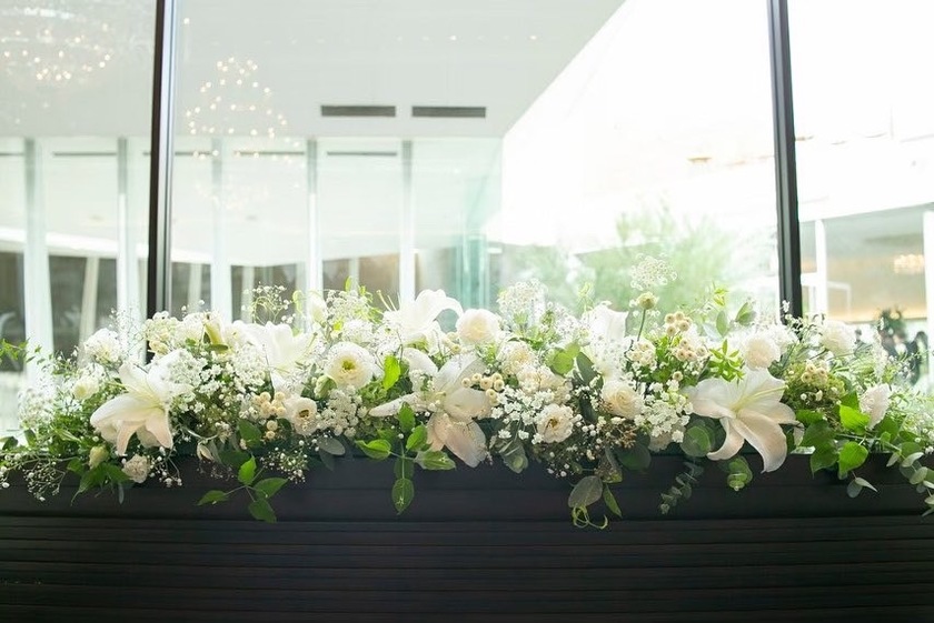 Are there certain flowers that cannot be specified depending on the season? Check with actual wedding photos [Bouquet and Floral Decoration Calendar].にて紹介している画像