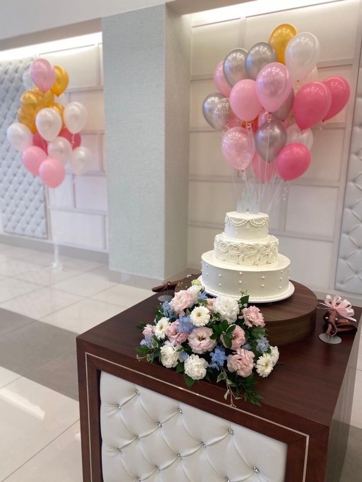 Are there certain flowers that cannot be specified depending on the season? Check with actual wedding photos [Bouquet and Floral Decoration Calendar].にて紹介している画像