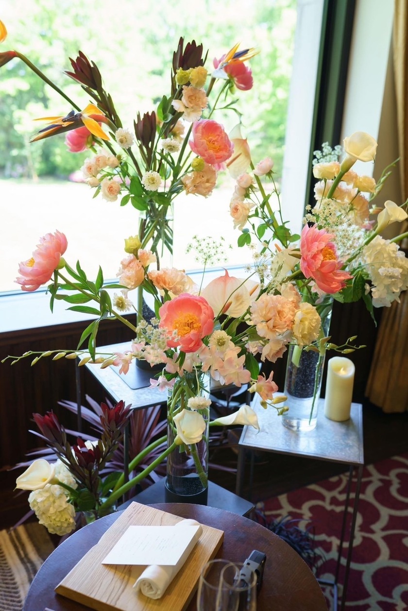 Are there certain flowers that cannot be specified depending on the season? Check with actual wedding photos [Bouquet and Floral Decoration Calendar].にて紹介している画像