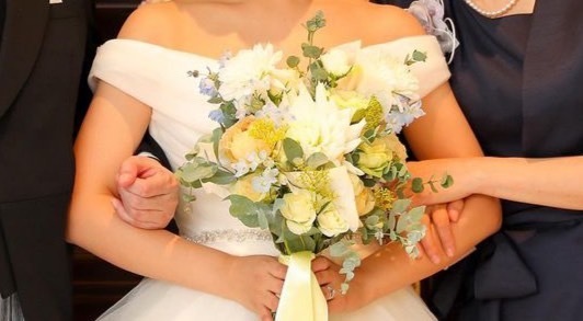 Are there certain flowers that cannot be specified depending on the season? Check with actual wedding photos [Bouquet and Floral Decoration Calendar].にて紹介している画像