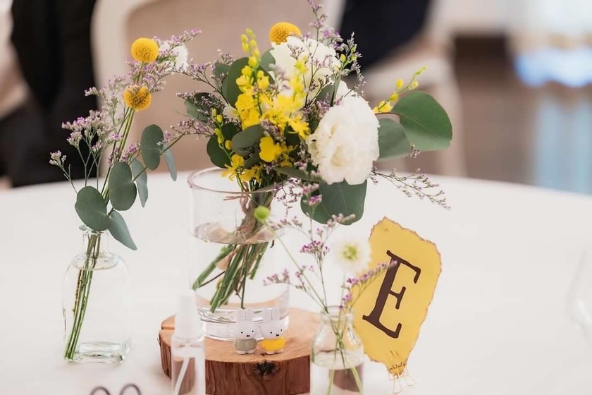 Are there certain flowers that cannot be specified depending on the season? Check with actual wedding photos [Bouquet and Floral Decoration Calendar].にて紹介している画像