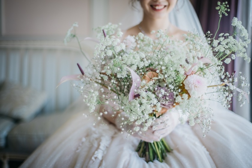 Are there certain flowers that cannot be specified depending on the season? Check with actual wedding photos [Bouquet and Floral Decoration Calendar].にて紹介している画像
