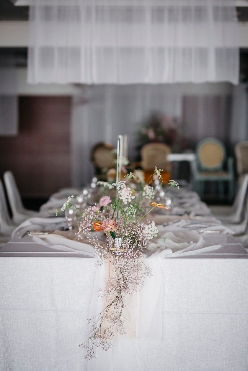 Are there certain flowers that cannot be specified depending on the season? Check with actual wedding photos [Bouquet and Floral Decoration Calendar].にて紹介している画像