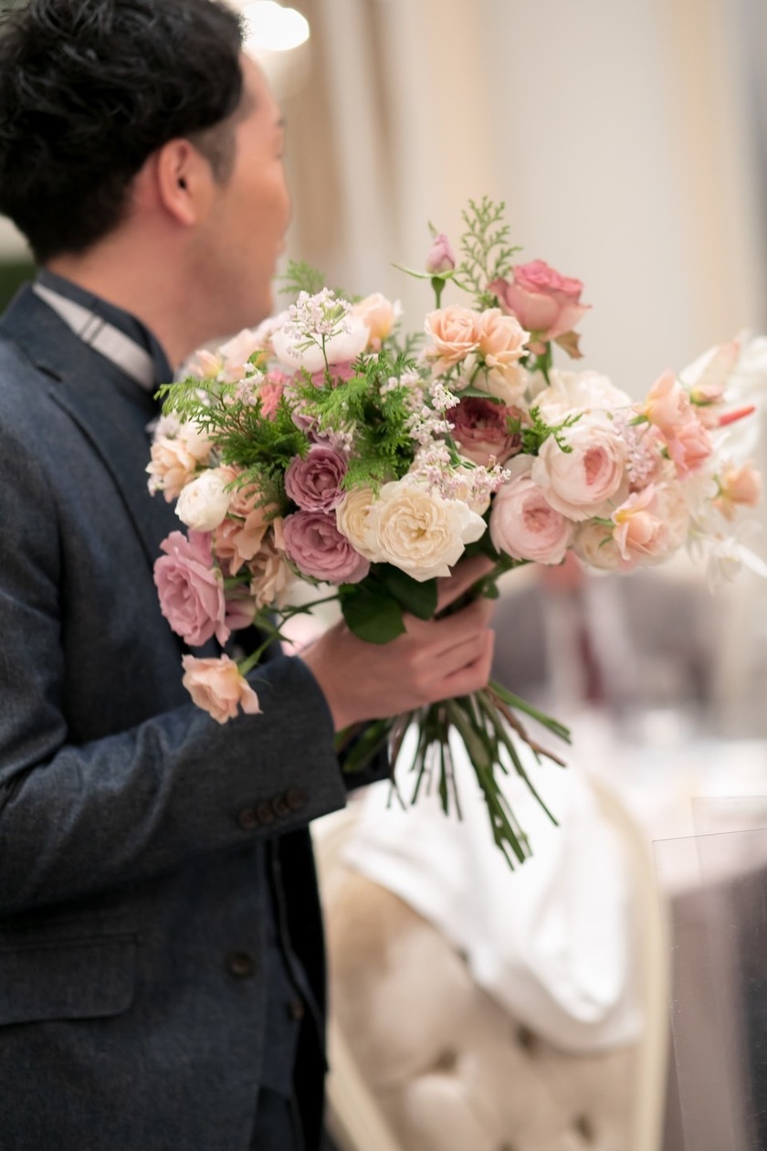 Are there certain flowers that cannot be specified depending on the season? Check with actual wedding photos [Bouquet and Floral Decoration Calendar].にて紹介している画像