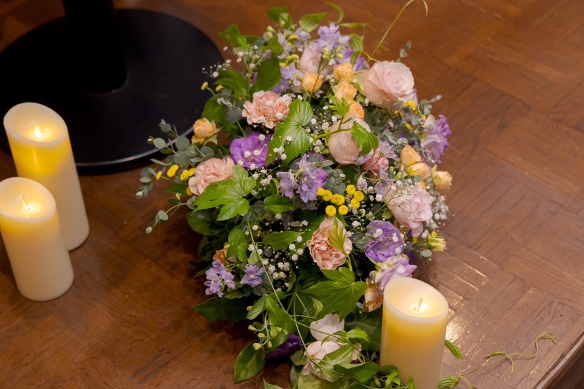 Are there certain flowers that cannot be specified depending on the season? Check with actual wedding photos [Bouquet and Floral Decoration Calendar].にて紹介している画像
