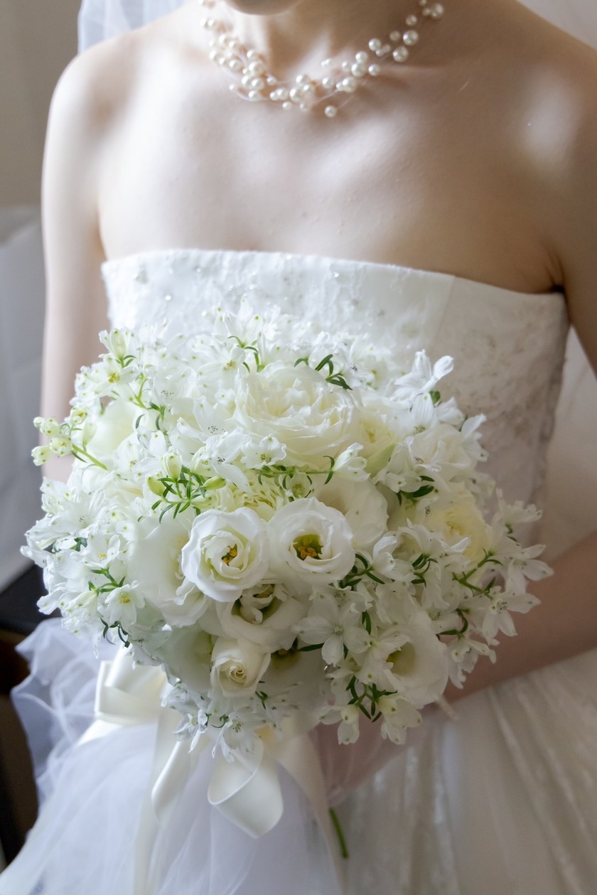 Are there certain flowers that cannot be specified depending on the season? Check with actual wedding photos [Bouquet and Floral Decoration Calendar].にて紹介している画像