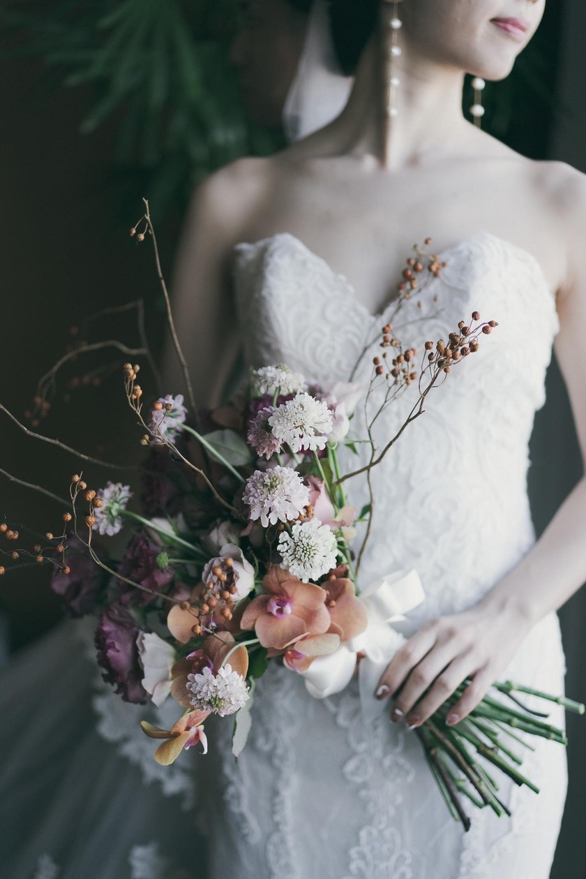 Are there certain flowers that cannot be specified depending on the season? Check with actual wedding photos [Bouquet and Floral Decoration Calendar].にて紹介している画像