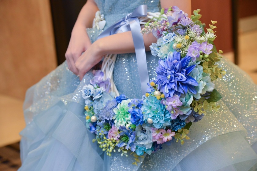 Are there certain flowers that cannot be specified depending on the season? Check with actual wedding photos [Bouquet and Floral Decoration Calendar].にて紹介している画像