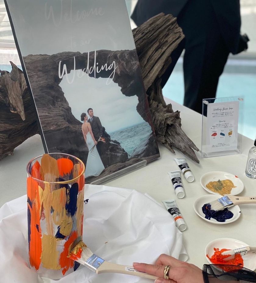 花瓶で、ウェディングキャンバスの進化系🌷［ウェディングフラワーベース］がおしゃれで実用的♡にて紹介している画像