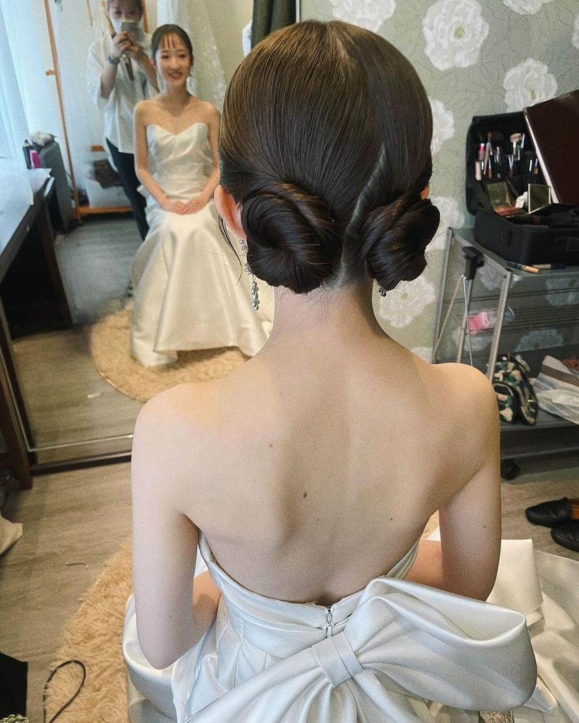 お団子ふたつ🍑ハーフツインの次は「ツインシニヨン」が流行の兆し🪄にて紹介している画像