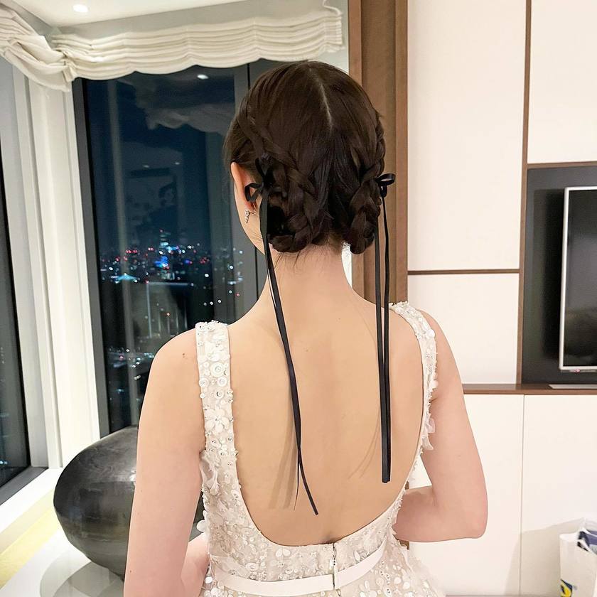 お団子ふたつ🍑ハーフツインの次は「ツインシニヨン」が流行の兆し🪄にて紹介している画像