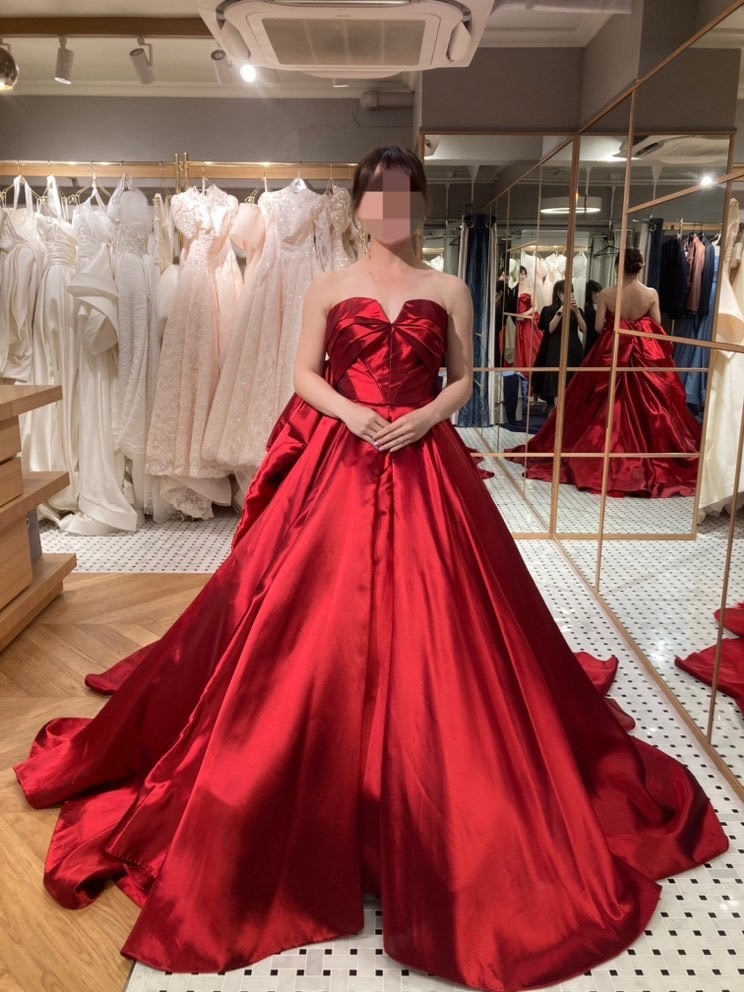 レアな、別注カラーもある！憧れブランド【アントニオリーヴァ】のカラードレス特集♡にて紹介している画像