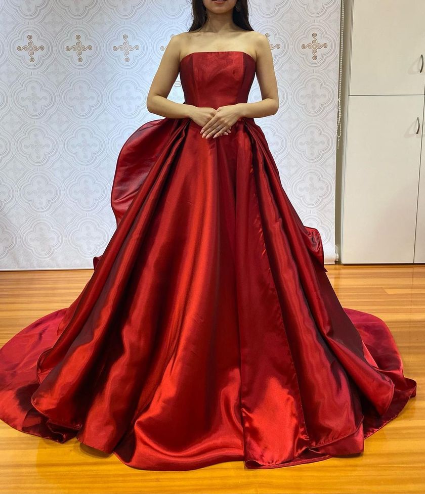 レアな、別注カラーもある！憧れブランド【アントニオリーヴァ】のカラードレス特集♡にて紹介している画像