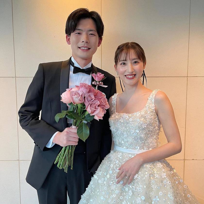 日本でも着られる♡エリーサーブの通称「愛の不時着ドレス」選んだ日本の花嫁さん特集にて紹介している画像