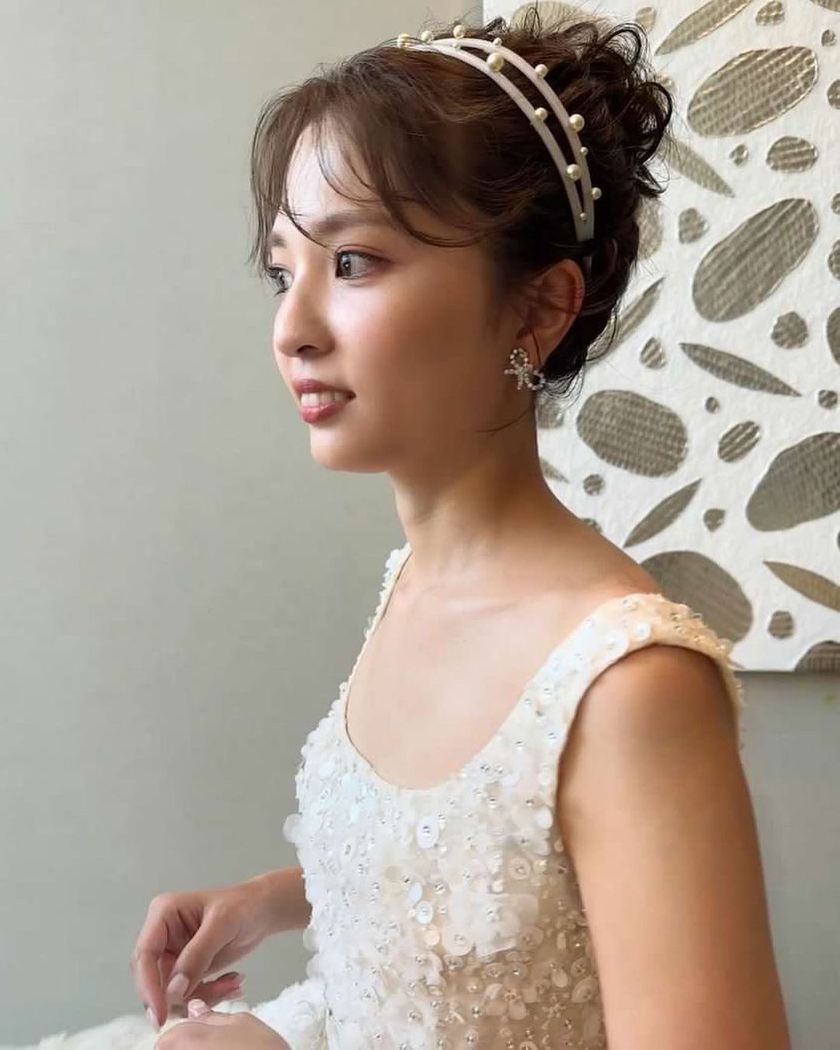 日本でも着られる♡エリーサーブの通称「愛の不時着ドレス」選んだ日本の花嫁さん特集にて紹介している画像