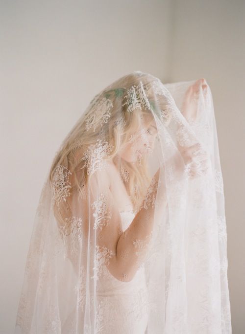 "Three Cute Veil Patterns to Brighten Up Your Floral Wedding Dress!"にて紹介している画像