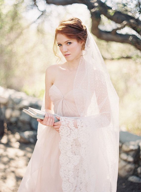 "Three Cute Veil Patterns to Brighten Up Your Floral Wedding Dress!"にて紹介している画像