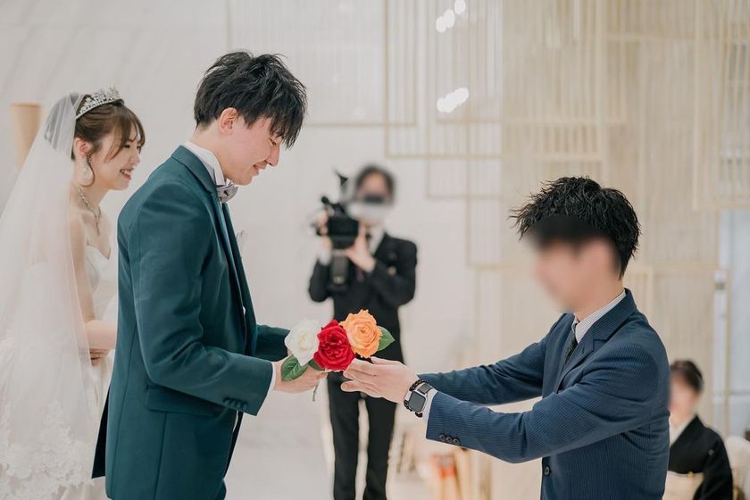 バラは、色ごとに花言葉が違うから！ダーズンローズセレモニーはバラの色にこだわるのも素敵🌹🎨にて紹介している画像