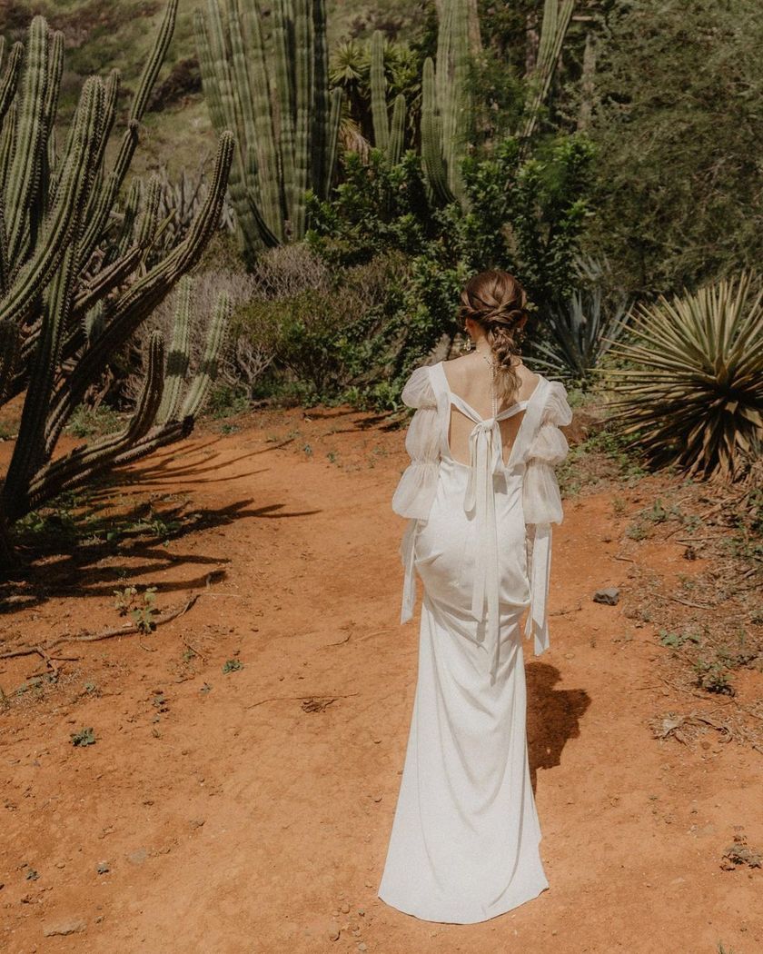 A Different Image Than Before❣️ Is This Hawaii? A Surprising Collection of Hawaii Wedding Photos 🌵🌺にて紹介している画像