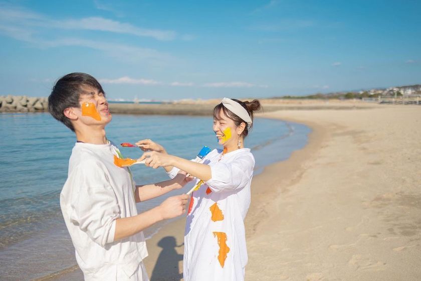 一度はやってみたい♡「ペイントフォト」のやり方・流れ・準備するもの・撮りたい写真まとめ🎨にて紹介している画像