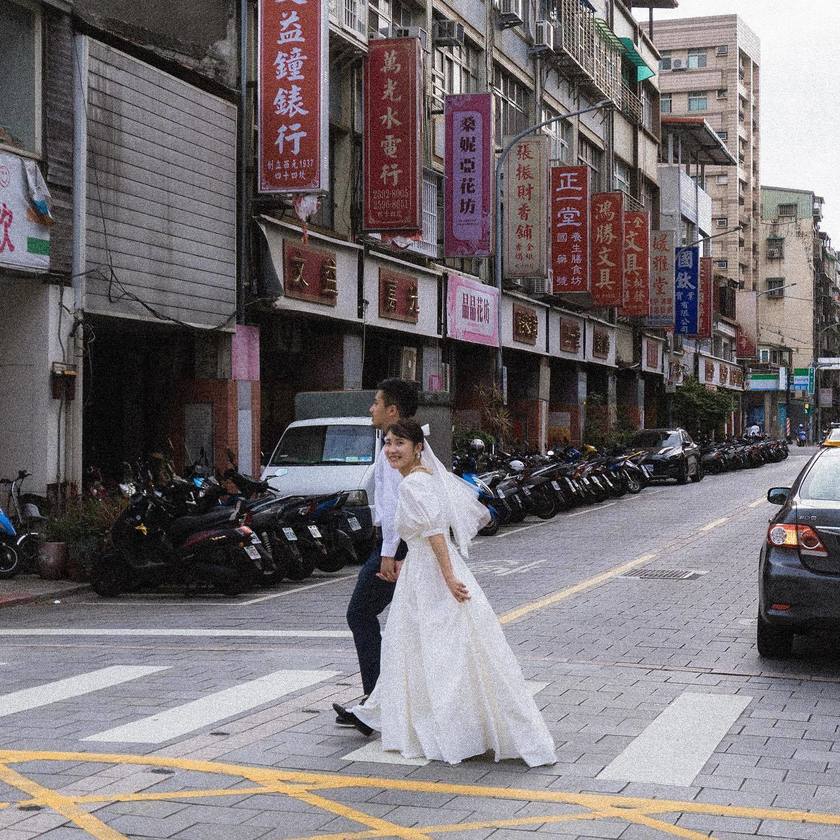 Retro night markets and classic locations ♡ Wonderful wedding photos from "pre-wedding shoots in Taiwan" and affordable photo plan information 🇹🇼にて紹介している画像