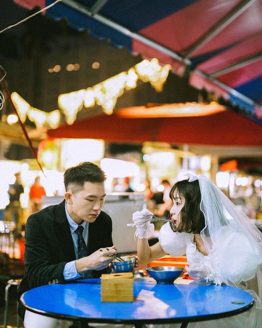 Retro night markets and classic locations ♡ Wonderful wedding photos from "pre-wedding shoots in Taiwan" and affordable photo plan information 🇹🇼にて紹介している画像