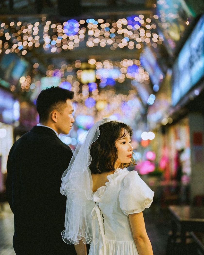 Retro night markets and classic locations ♡ Wonderful wedding photos from "pre-wedding shoots in Taiwan" and affordable photo plan information 🇹🇼にて紹介している画像