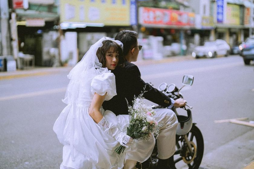 Retro night markets and classic locations ♡ Wonderful wedding photos from "pre-wedding shoots in Taiwan" and affordable photo plan information 🇹🇼にて紹介している画像