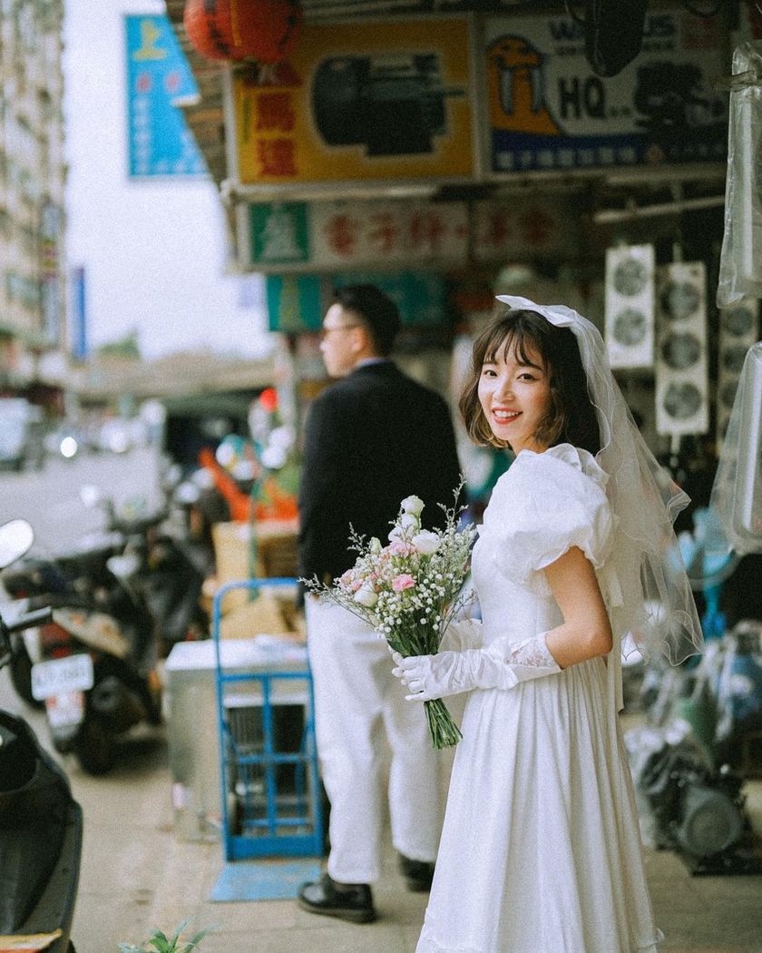 Retro night markets and classic locations ♡ Wonderful wedding photos from "pre-wedding shoots in Taiwan" and affordable photo plan information 🇹🇼にて紹介している画像