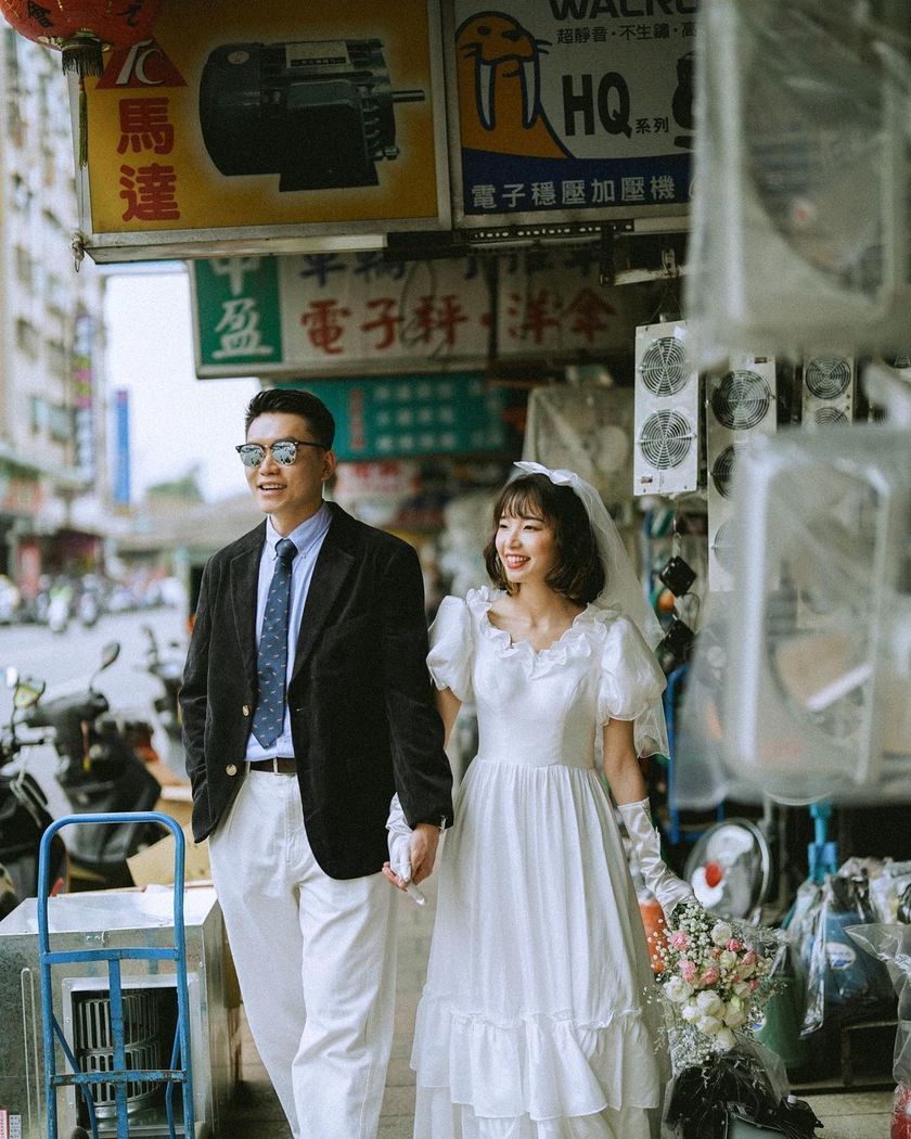 Retro night markets and classic locations ♡ Wonderful wedding photos from "pre-wedding shoots in Taiwan" and affordable photo plan information 🇹🇼にて紹介している画像