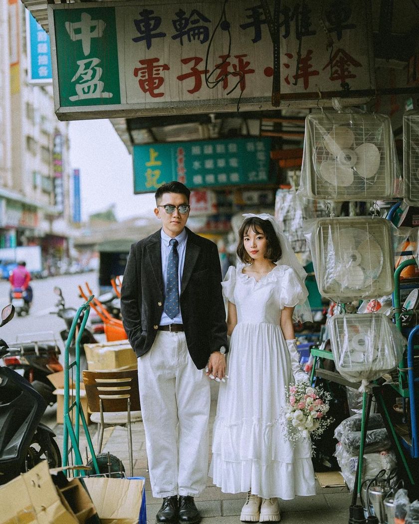 Retro night markets and classic locations ♡ Wonderful wedding photos from "pre-wedding shoots in Taiwan" and affordable photo plan information 🇹🇼にて紹介している画像