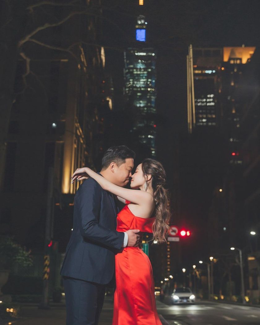 Retro night markets and classic locations ♡ Wonderful wedding photos from "pre-wedding shoots in Taiwan" and affordable photo plan information 🇹🇼にて紹介している画像