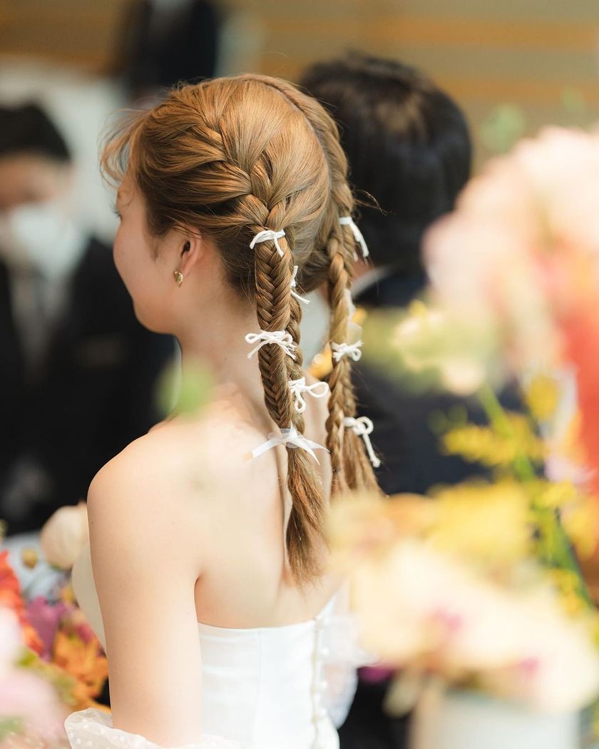 個性的で、目立つ！三つ編み４本のヘアアレンジがアイドルみたいで可愛い♡にて紹介している画像