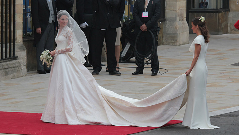 永遠に続く愛の象徴♡ロイヤルウエディング風ロングトレーンに憧れる！にて紹介している画像