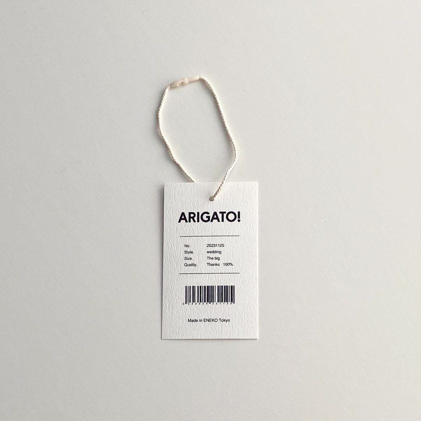 I want to replicate the idea of thank you tags and place cards inspired by real-looking clothing "tags" that make my heart flutter 🏷️💗にて紹介している画像