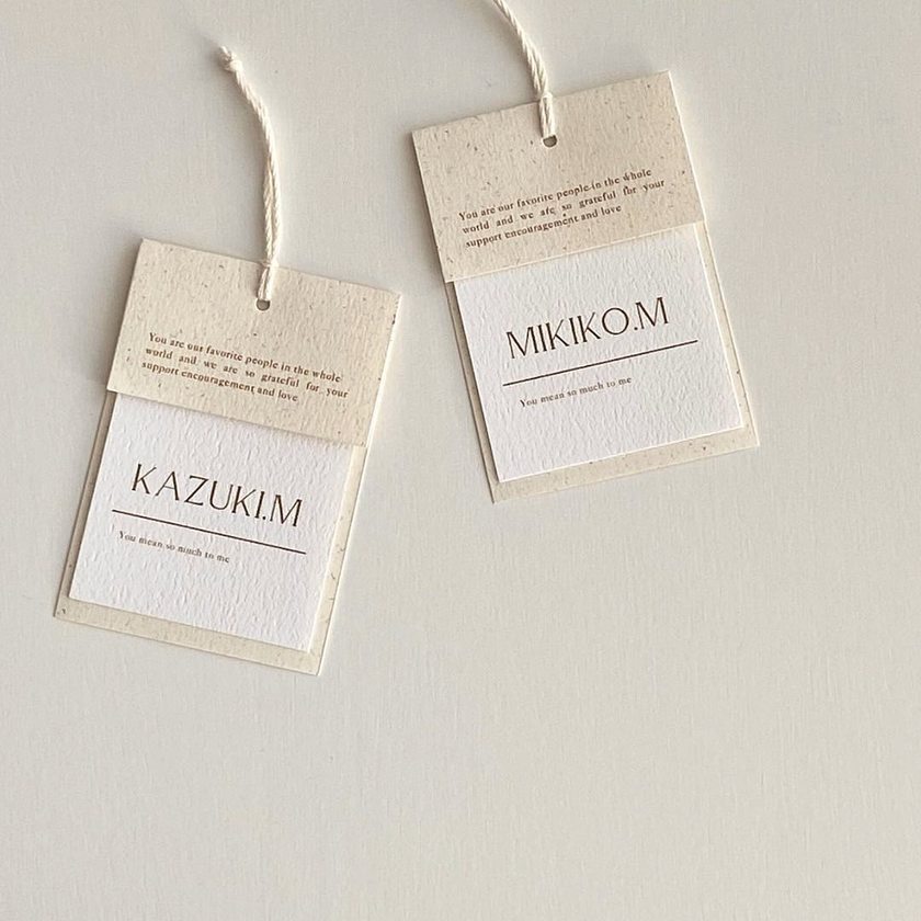 I want to replicate the idea of thank you tags and place cards inspired by real-looking clothing "tags" that make my heart flutter 🏷️💗にて紹介している画像
