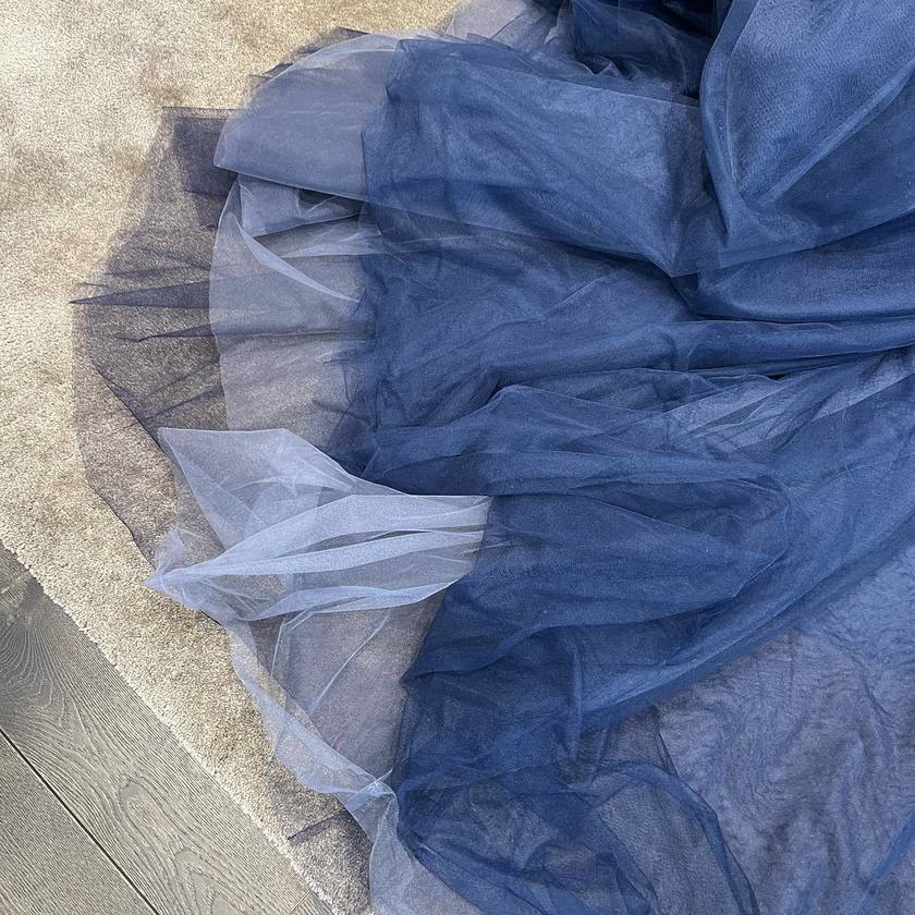 ふわっふわで可愛い、トレンドの形☁️ボリュームたっぷりオフショルダーのドレス特集🪄にて紹介している画像