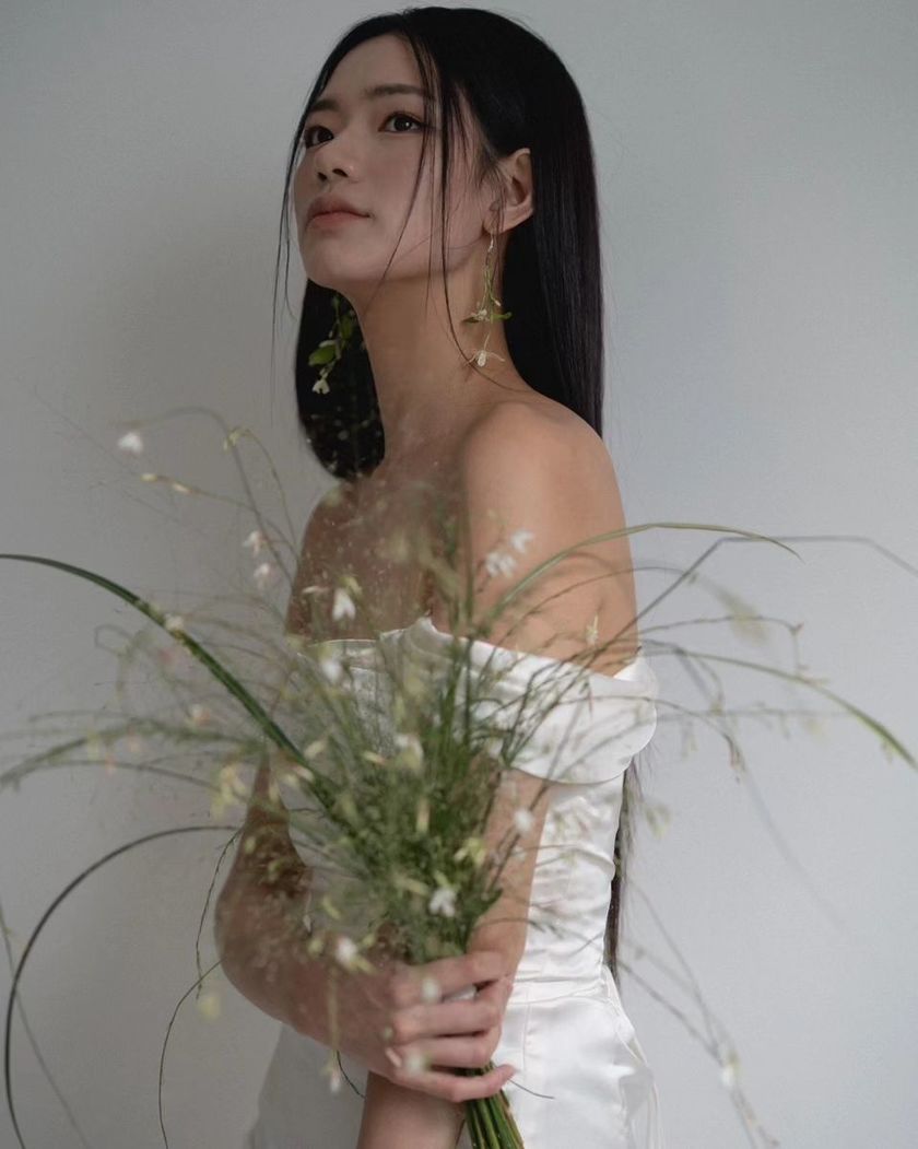 素朴な雰囲気の葉っぱだけ！シンプルな「葉物のみウェディングブーケ」特集🌿にて紹介している画像