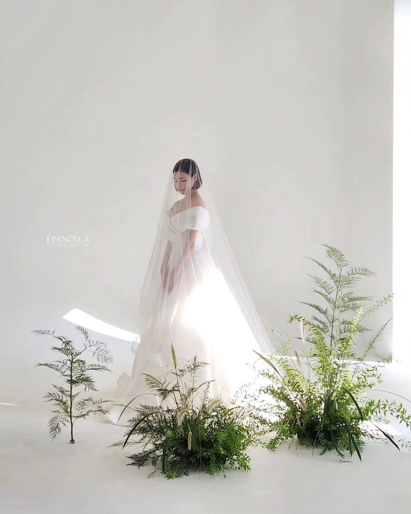 素朴な雰囲気の葉っぱだけ！シンプルな「葉物のみウェディングブーケ」特集🌿にて紹介している画像