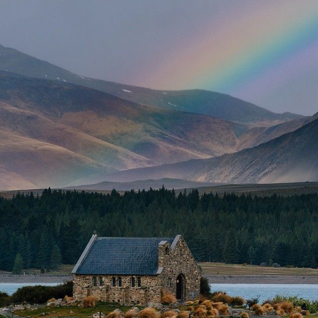Breathless in New Zealand's Majestic Nature: Becoming a Fairytale Heroine at Lake Tekapo Church ♡にて紹介している画像