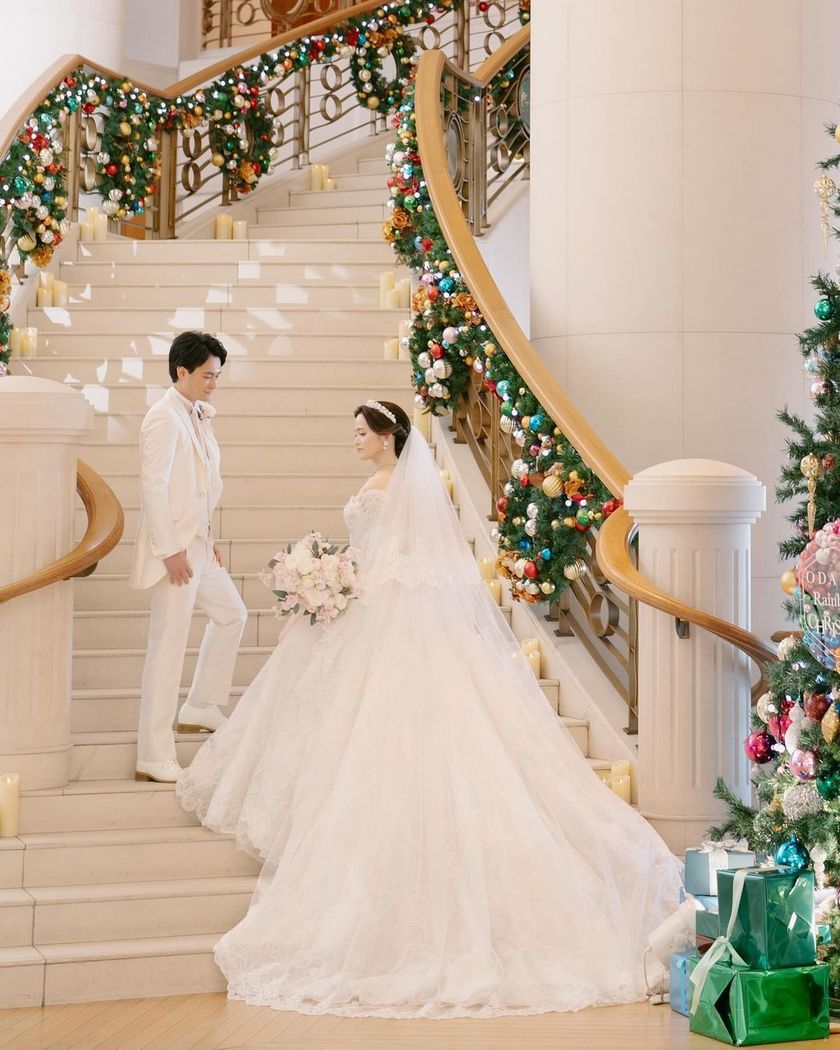 Collection of Popular Dresses from VICTRIA FRANCEZKA: Classical and Elegant Traditional Style Dressesにて紹介している画像